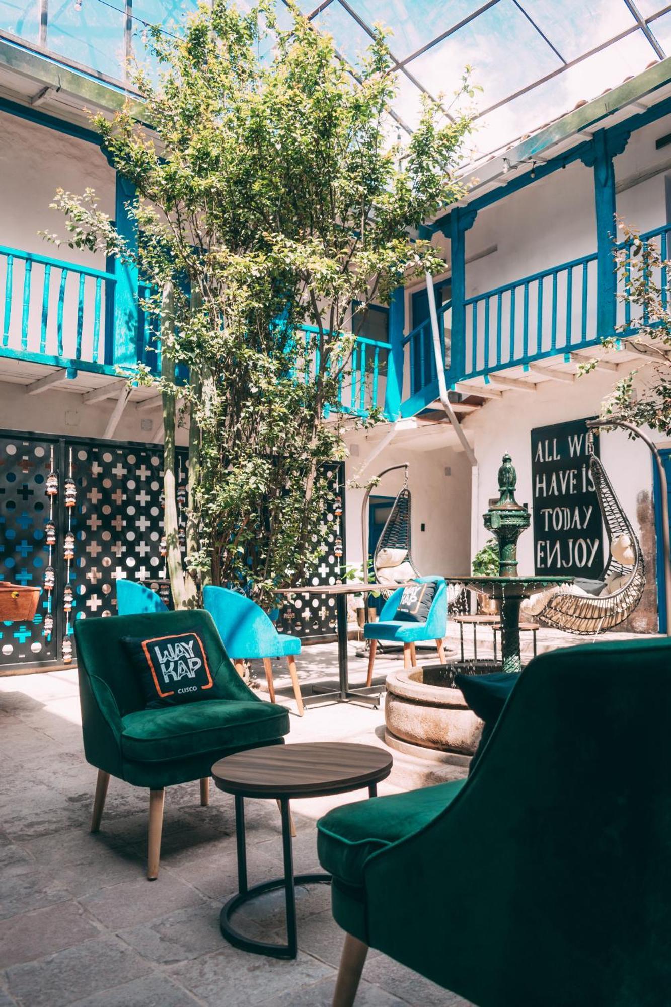 Way Kap Hotel *
